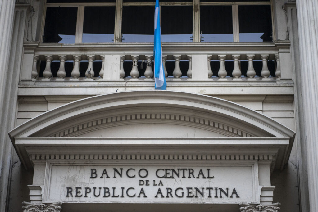 El Banco Central redujo la intervención en el mercado cambiario durante agosto