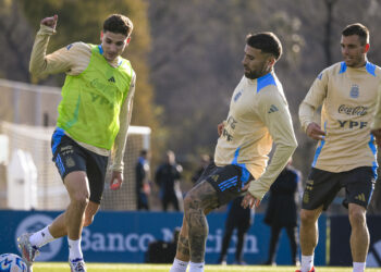 Sin Messi ni Di María, la Selección se enfrenta a Chile en la séptima fecha de Eliminatorias