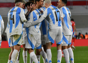 La Selección Argentina se mantiene como líder pese a la derrota con Colombia