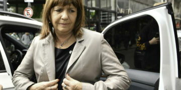 Chocó la camioneta de la Policía Federal en la que viajaba Bullrich