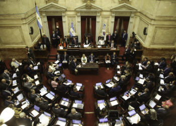 El cuestionamiento del Gobierno al kirchnerismo y al radicalismo por el rechazo al DNU: «Lo peor del pasado»