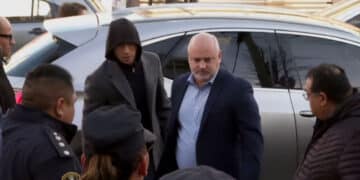 Montiel llegó al país para la pericia psicológica en la causa por presunto abuso sexual
