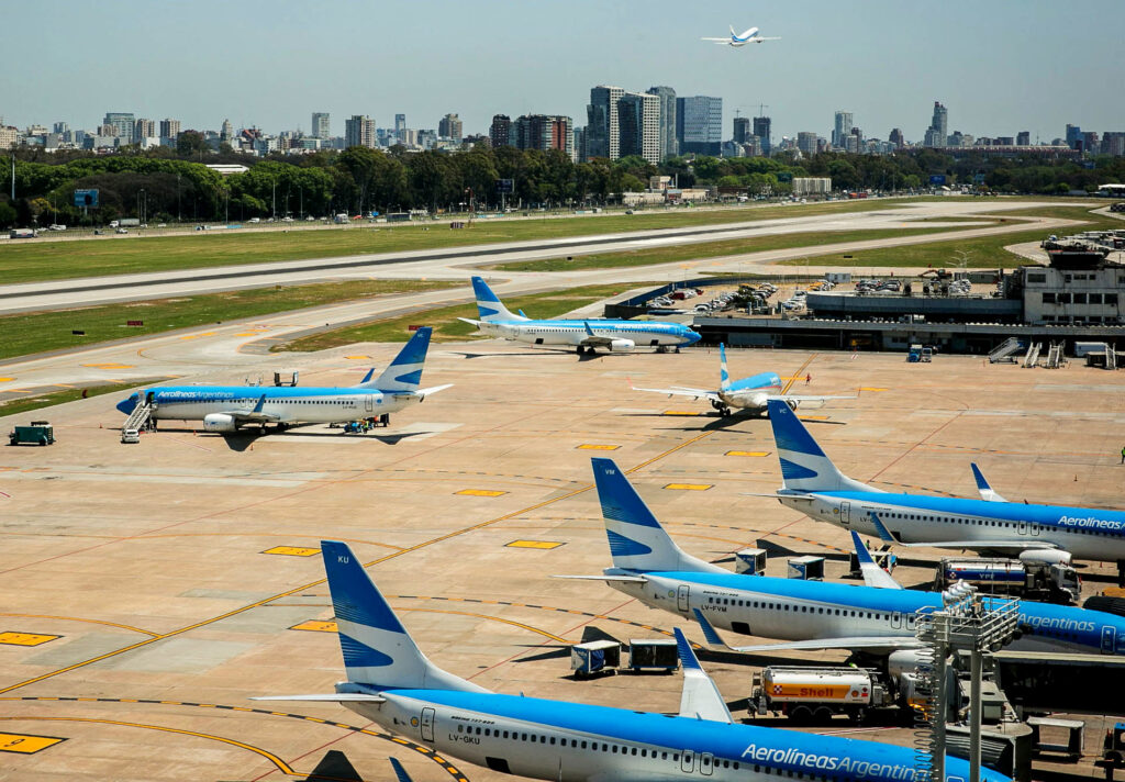 Una medida cautelar deja sin efecto el decreto que declaraba "esencial" al transporte aéreo