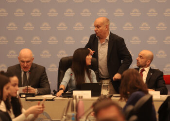 El Gobierno justificó la privatización de Aerolíneas: «Se pierden 1,5 millones de dólares por día»