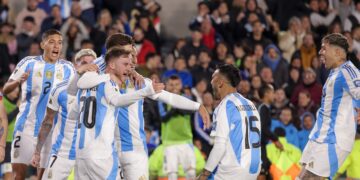 Argentina goleó a Chile en el Monumental