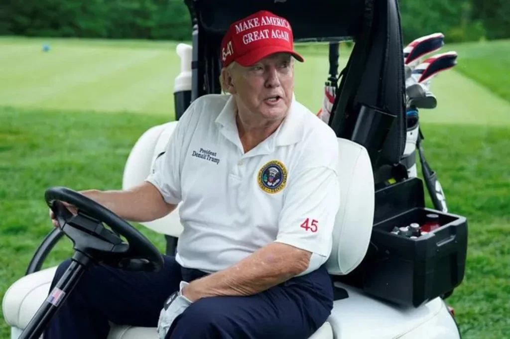 Donald Trump resultó ileso luego de un tiroteo cerca de su club de golf