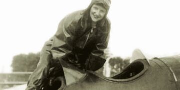 Una historia más alta que su monumento: Myriam Stefford, la baronesa del aire