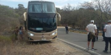 Una ciclista murió tras ser embestida por un colectivo en el Camino de las cien curvas