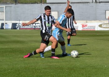 Racing cayó en Caseros y no pudo ingresar a la zona de reducido