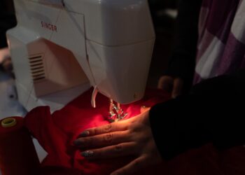 Cierra una muestra que gira en torno a los textiles