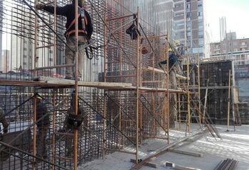 El empleo en negro crece un 56% más rápido y ya se registran 1,5 trabajadores en informales por cada formal