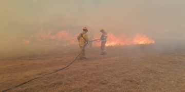 Incendio en La Calera avanza con un frente de 500 metros