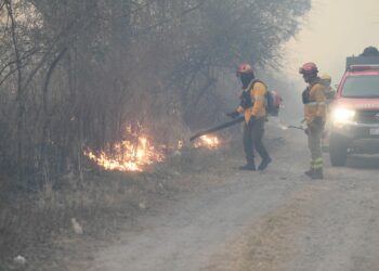 El incendio de La Mezquita quedó circunscripto y se habilitó la autopista Córdoba – Carlos Paz