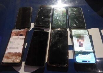 Robaron ocho celulares en el show de Divididos, huyeron en moto y chocaron contra una vidriera