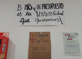 Contra el desfinanciamiento de las universidades, estudiantes toman un pabellón de la UNC