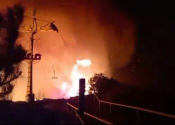 Un video muestra la desesperante situación en Los Cocos, donde las llamas ya alcanzaron las aerosillas