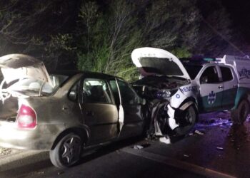 En medio del incendio, chocaron contra una de las ambulancias y debieron ser hospitalizados