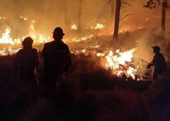 Sexto día de combate contra el fuego: cuatro focos activos y un panorama complicado