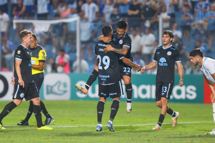 Belgrano volvió a la victoria ante Atlético Tucumán