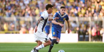 Con uno menos y sobre el final, Talleres se lo empató a Rosario Central