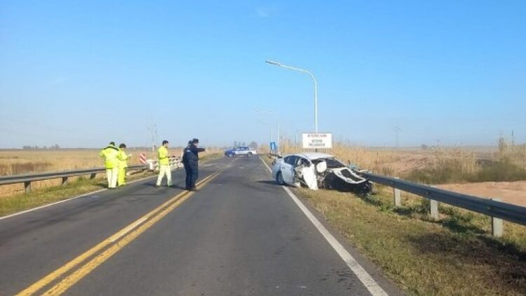 Dos muertos sobre la ruta nacional 19 tras estrellarse un automóvil.