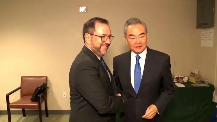 El ministro de Exteriores chino, Wang Yi, se reunió ayer en Nueva York con su homólogo venezolano, Yván Gil.