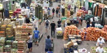 El consumo masivo sigue sin repuntar: en agosto cayó 17,2%