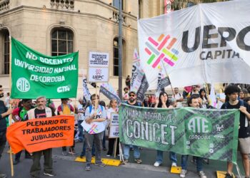 Se movilizaron en defensa de la educación pública