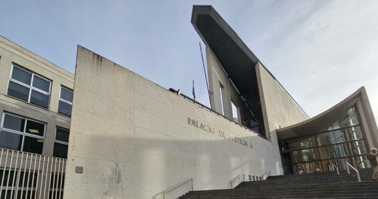 Autorizan la supresión del apellido paterno a una víctima de abuso sexual