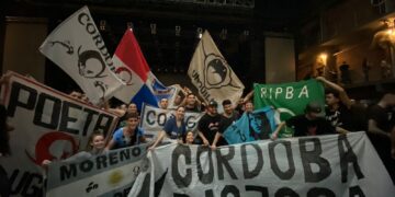 Miles de almas y una espera sin calma: Los Piojos, en el corazón de los cordobeses