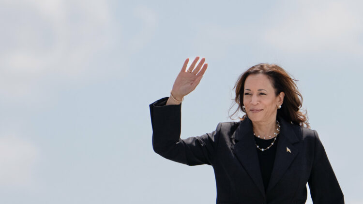 Fuerte apoyo del New York Times a la demócrata Kamala Harris