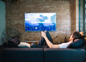 Cómo configurar tu televisor para una experiencia de cine en casa