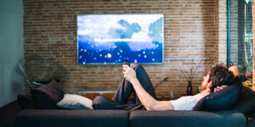 Cómo configurar tu televisor para una experiencia de cine en casa
