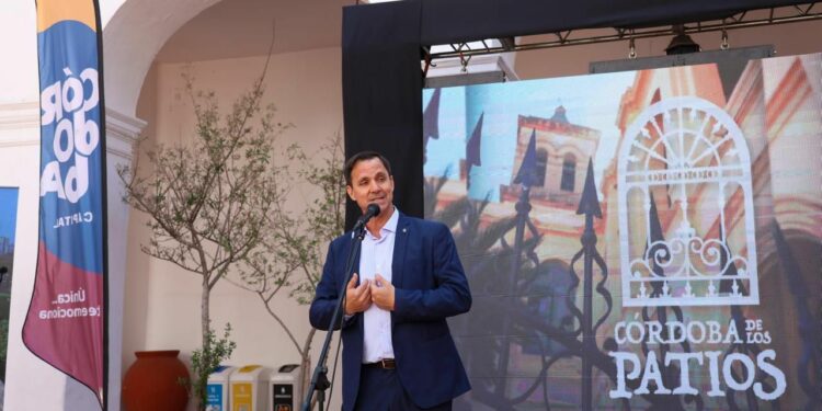 «Córdoba de los Patios»: visitas guiadas, intervenciones artísticas y conversatorios por la ciudad