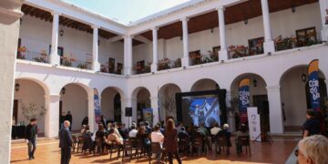 «Córdoba de los Patios»: visitas guiadas, intervenciones artísticas y conversatorios por la ciudad