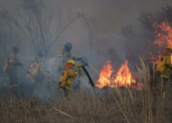 Cuatro heridos por el fuego en la autopista Córdoba – Carlos Paz