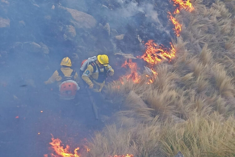 Focos de incendio activos en Capilla del Monte, Colazo, Sebastián Elcano y Reducción