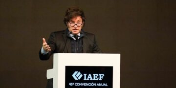 Milei dio un duro discurso económico contra Cristina Fernández: «Saludos, esto va para vos»