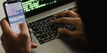 Desarticularon una red de criptoestafadores que robó más de $ 50 millones a una empresa de Córdoba