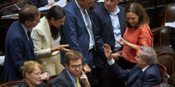 Diputados radicales convocaron a Scioli para que explique sobre el Manejo del Fuego en Córdoba