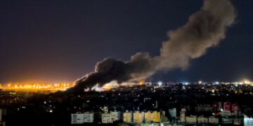 Tropas israelíes incursionan de manera terrestre en Líbano