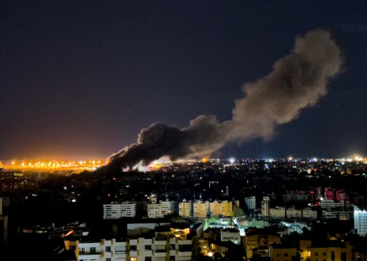 Tropas israelíes incursionan de manera terrestre en Líbano