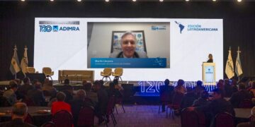 Llaryora consideró clave el trabajo conjunto entre Estado y sector privado