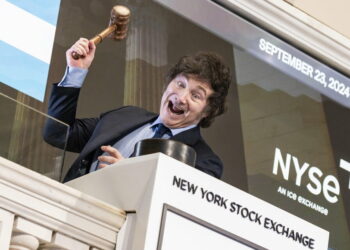 Milei disertó en Wall Street y las acciones argentinas cayeron