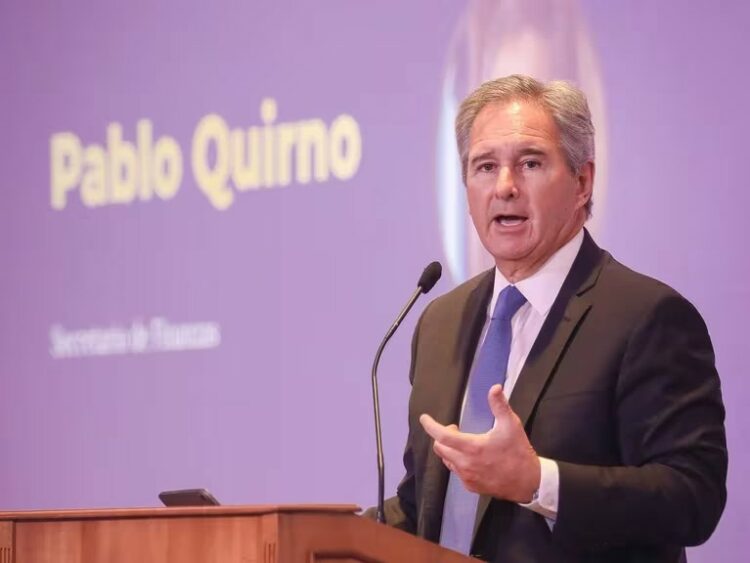 El secretario de Finanzas, Pablo Quirno, anticipó que continúa el superávit.