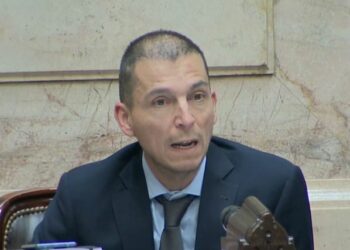 El cordobés Picat justificó la decisión de defender el veto de Milei