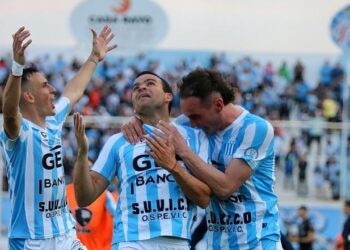 Sobre el final, Racing venció a San Miguel