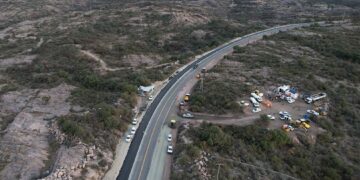 Avanzan con las obras de carriles de sobrepaso en rutas turísticas