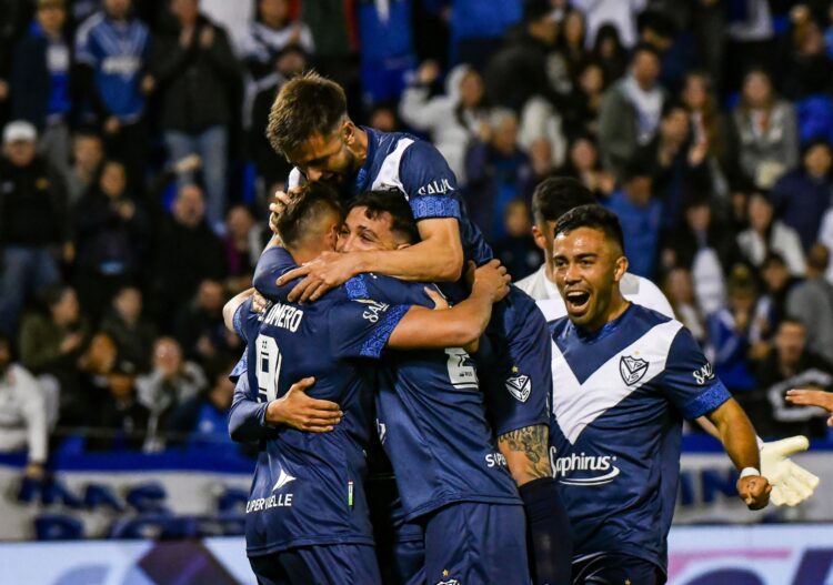 Vélez sigue imparable: venció a Estudiantes y sigue arriba