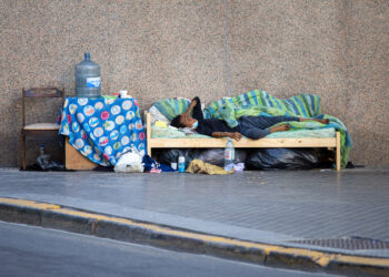 Una familia tipo necesitó $964.620 para no ser pobre en septiembre